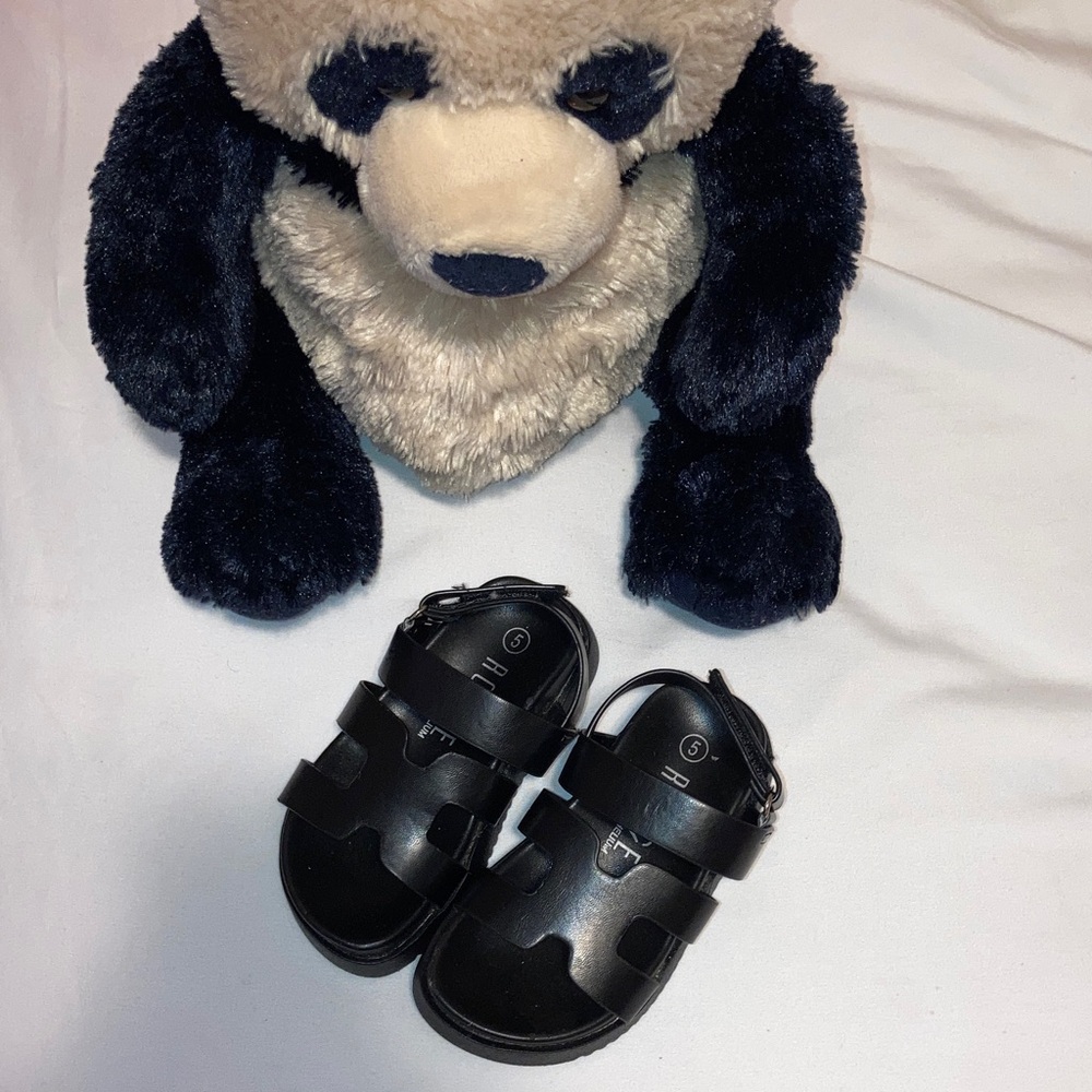 Rouge! Kids Black Sandals